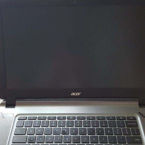 Acer Chromebook 15 laptop in good condition - Picture 5 of 8